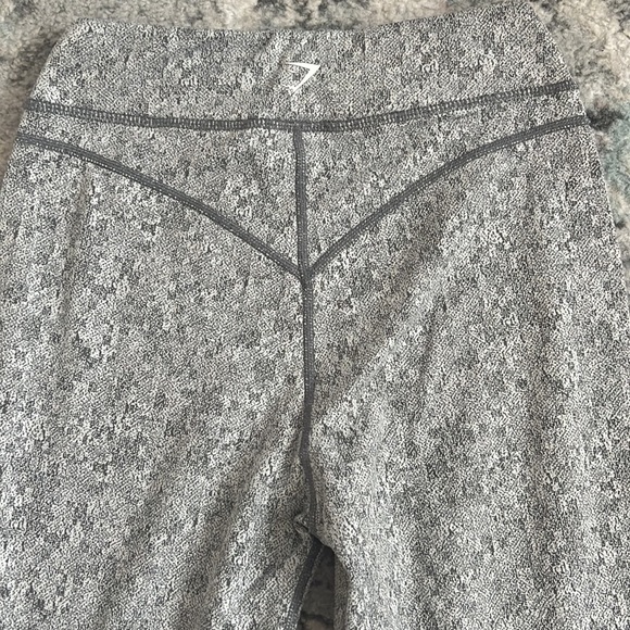 Gymshark Fleur Texture Leggings in Charcoal Marl - Picture 7 of 9
